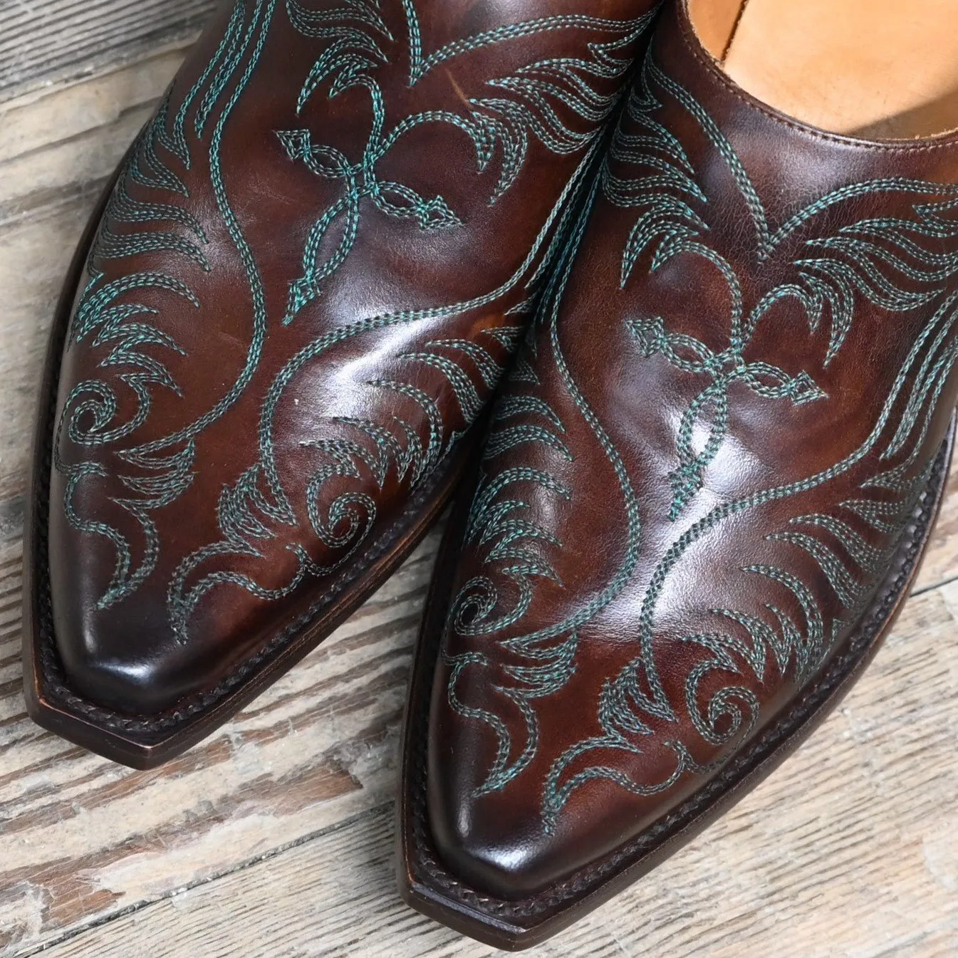 Lucchese Ladies Western Mule (slide) In Burgundy W/Turquoise Stitching