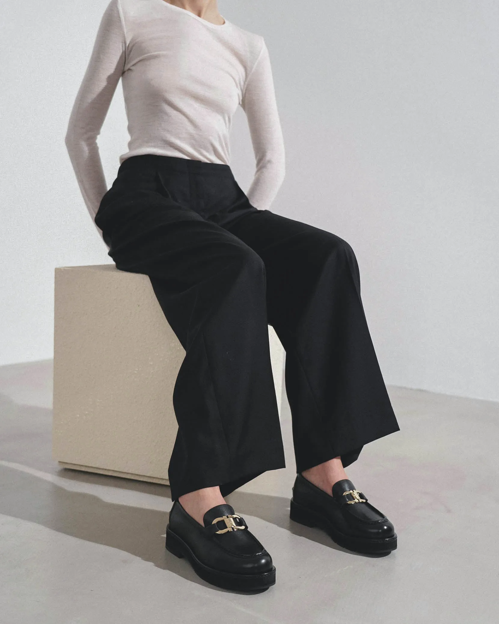 Maryan lug black leather loafer