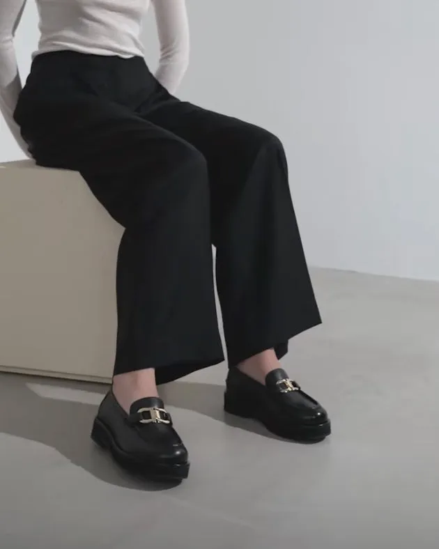 Maryan lug black leather loafer