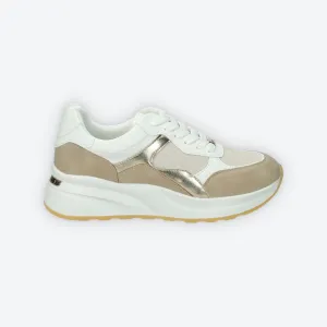Sneakers con dettagli a contrasto.Tacco alto 3cm